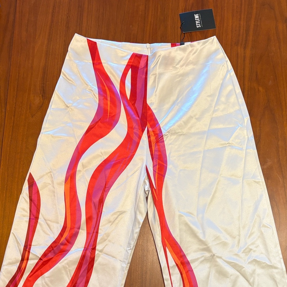 STYLEWE Cream Wide-Leg Pants with Pink & Red Wave Stripes - Picture 5 of 8